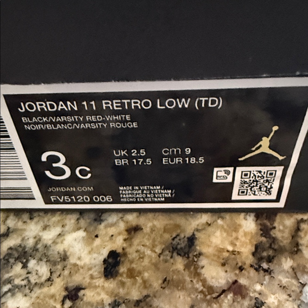 Infant Jordan bred 11 low - Picture 5 of 5